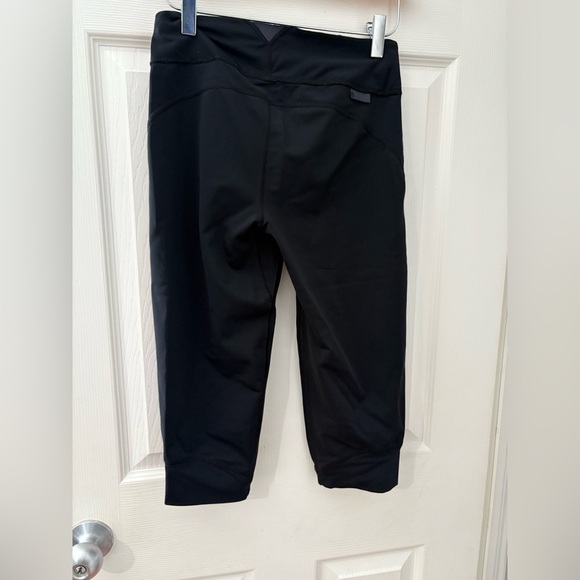 Mountain Hardwear black cropped pants capri size women’s xs - Picture 5 of 13